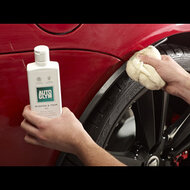 Autoglym bumper &amp; trim gel aanbrengen